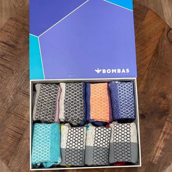 Bombas Other - Bombas Women’s Ankle socks 8-pack Gift Box. Size L-9-10.5
